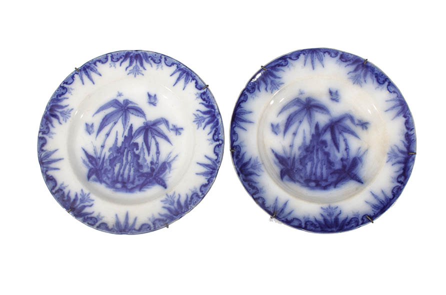 Two pieces of early 19th - late 20th century transfer printed blue and white dishes 