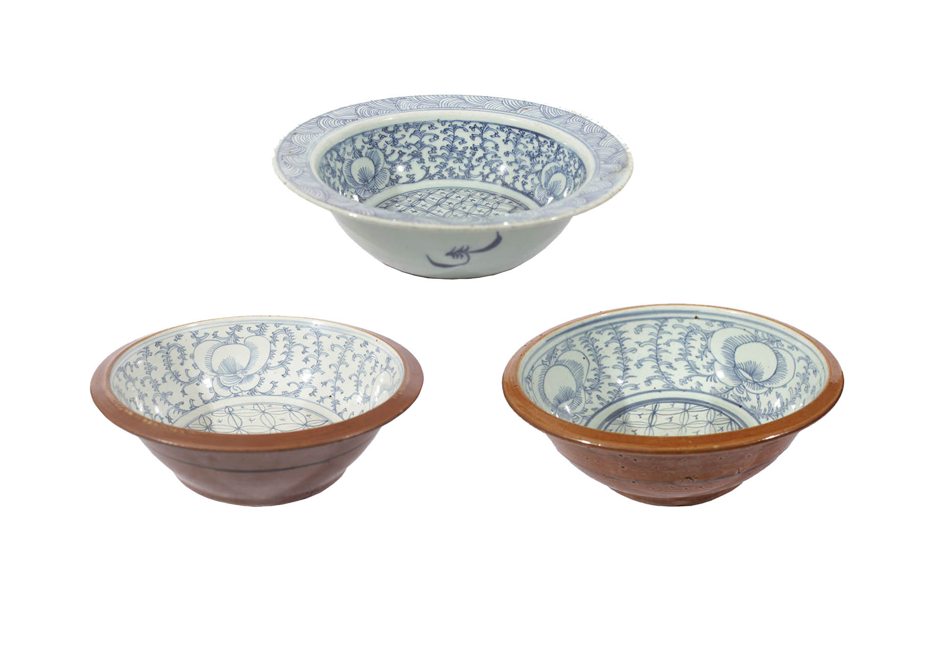 Three 19th century Late Qing blue and white basin