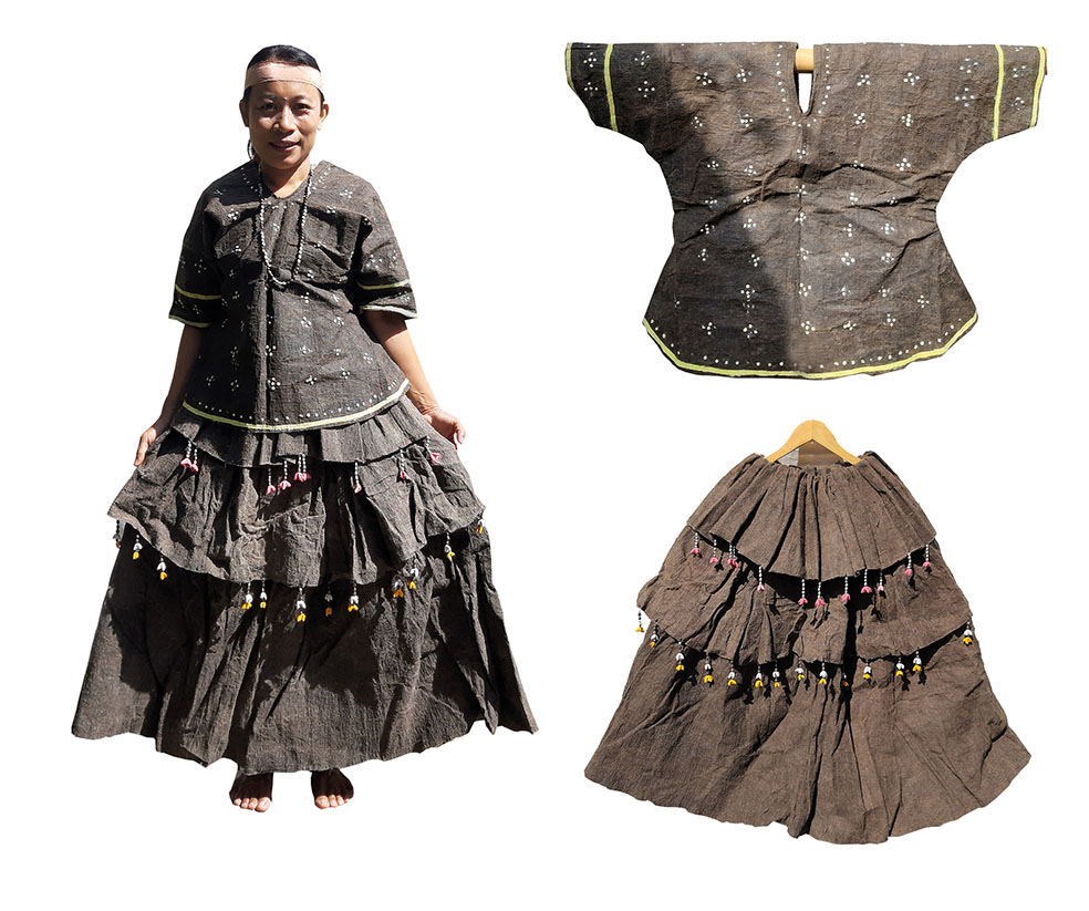 Barkcloth Woman Blouse and Skirt (in pair) by Rii, Cinta Bumi Artisan, South Sulawesi