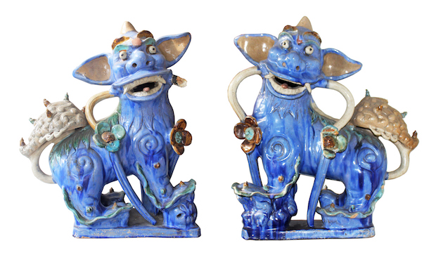 A pair of polychrome lions guardian