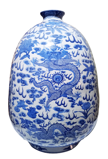 A Chinese blue and white Dragons vase