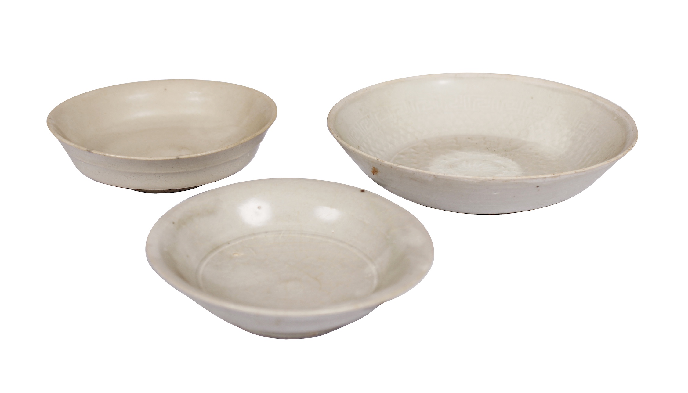 Three pieces Yuan monochrome glazed bowl