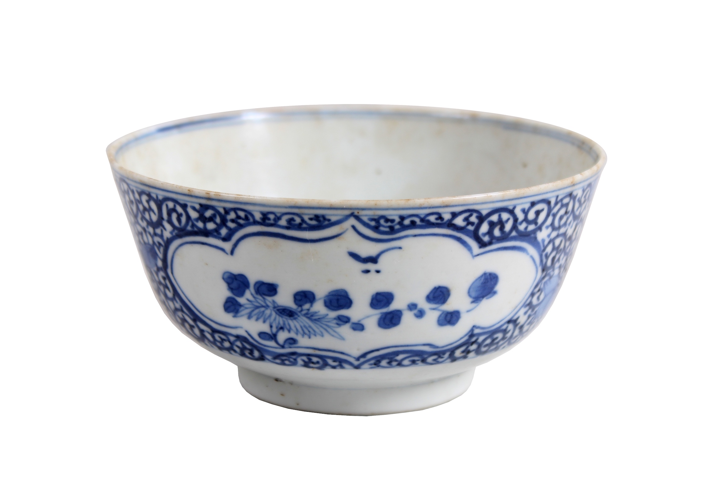 A 19th century late qing blue and white Chinese floral bowl